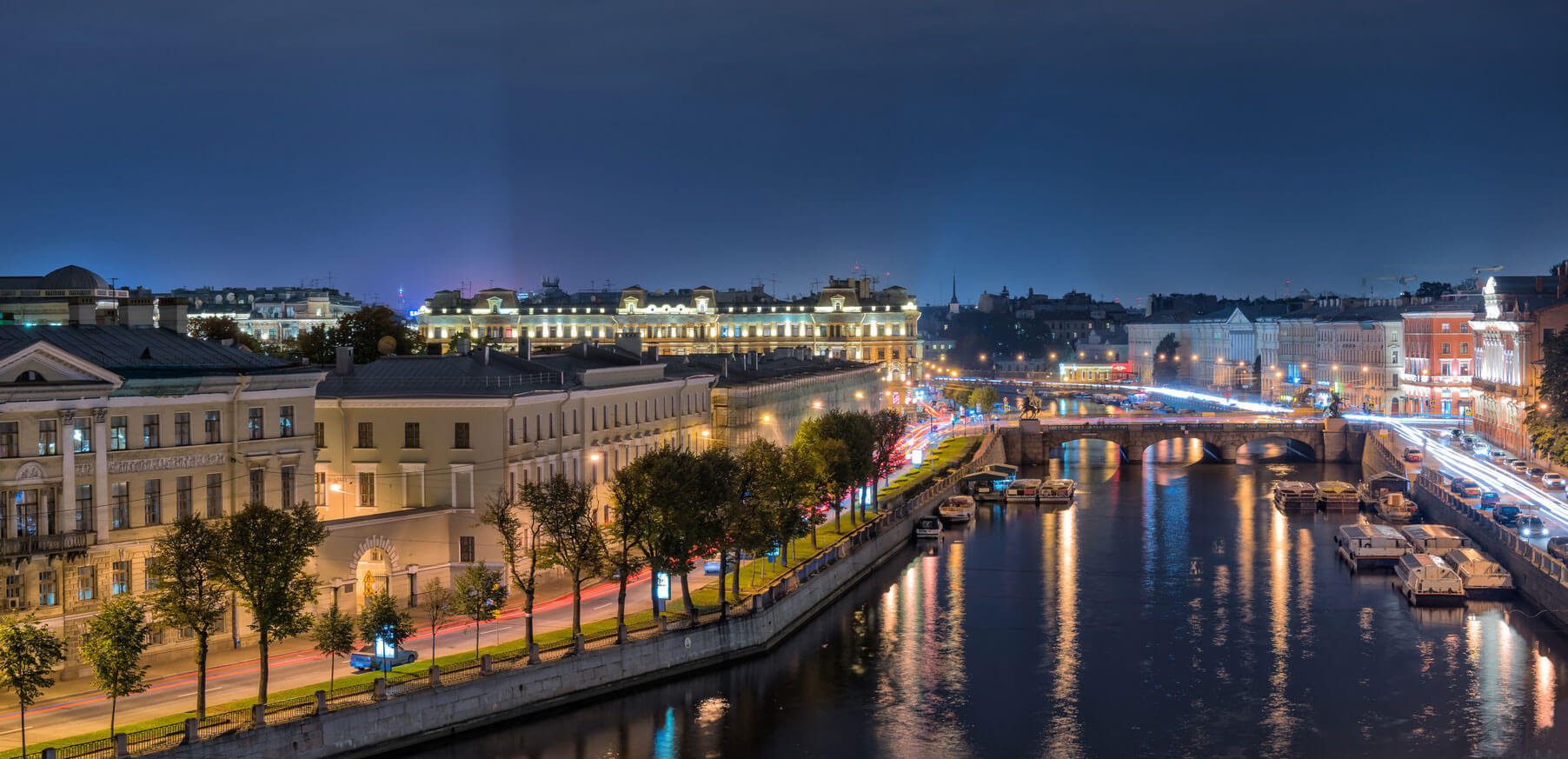 St. Petersburg canals at night