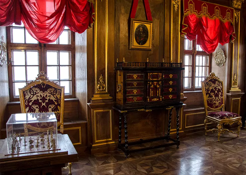 Visita al Palacio Ménshikov — Interiores de la época de Pedro el Grande