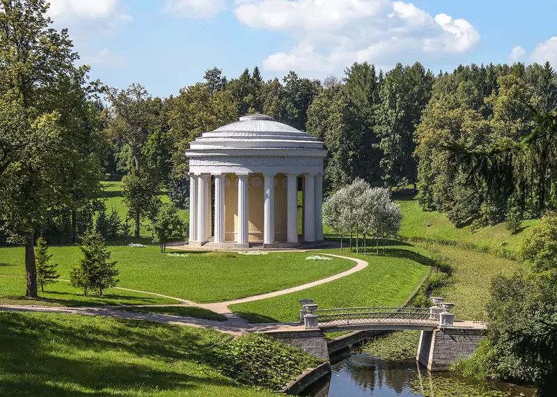 Tour Pavlovsk — Día Privado en Palacio y Parque