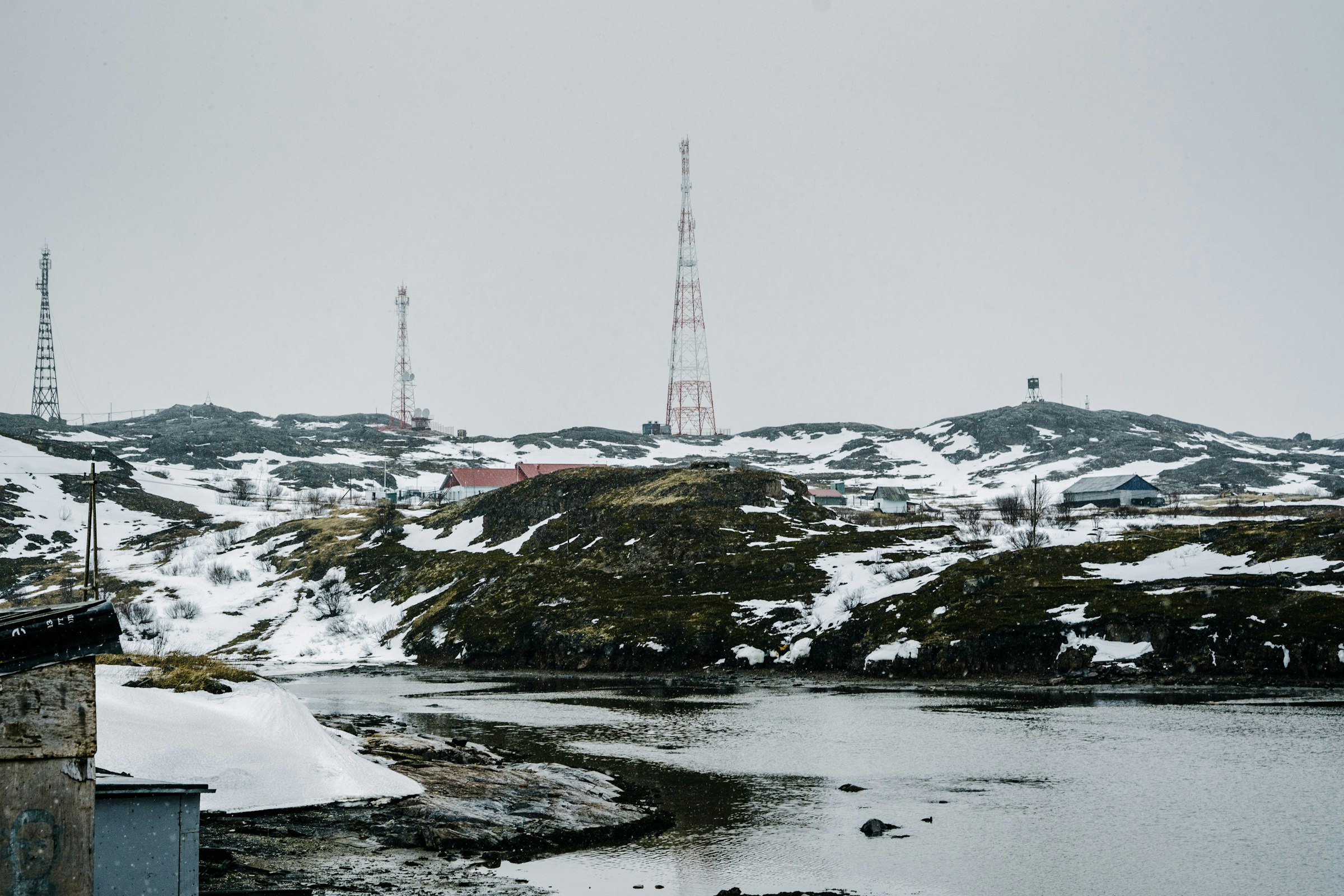 Snowy landscape and water in the Murmansk region